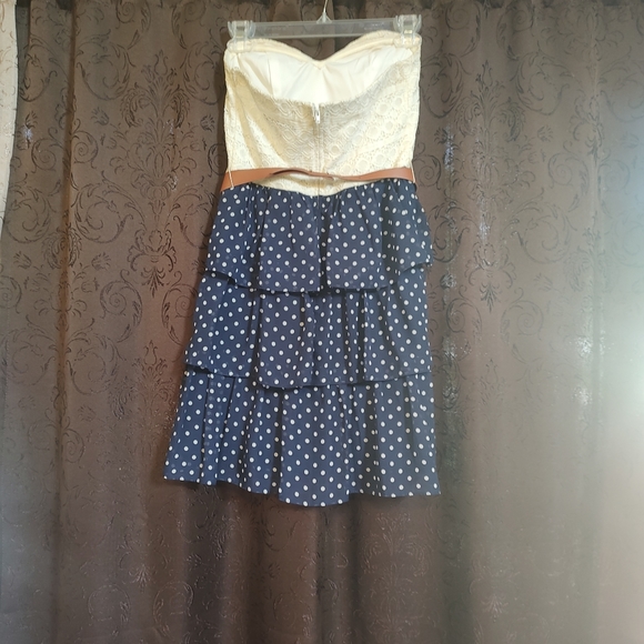 Dress - Picture 2 of 4